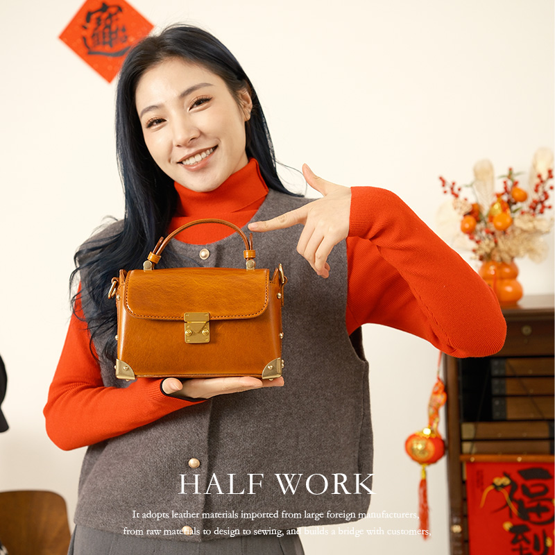 HALFWORK小方包牛皮斜挎单肩包