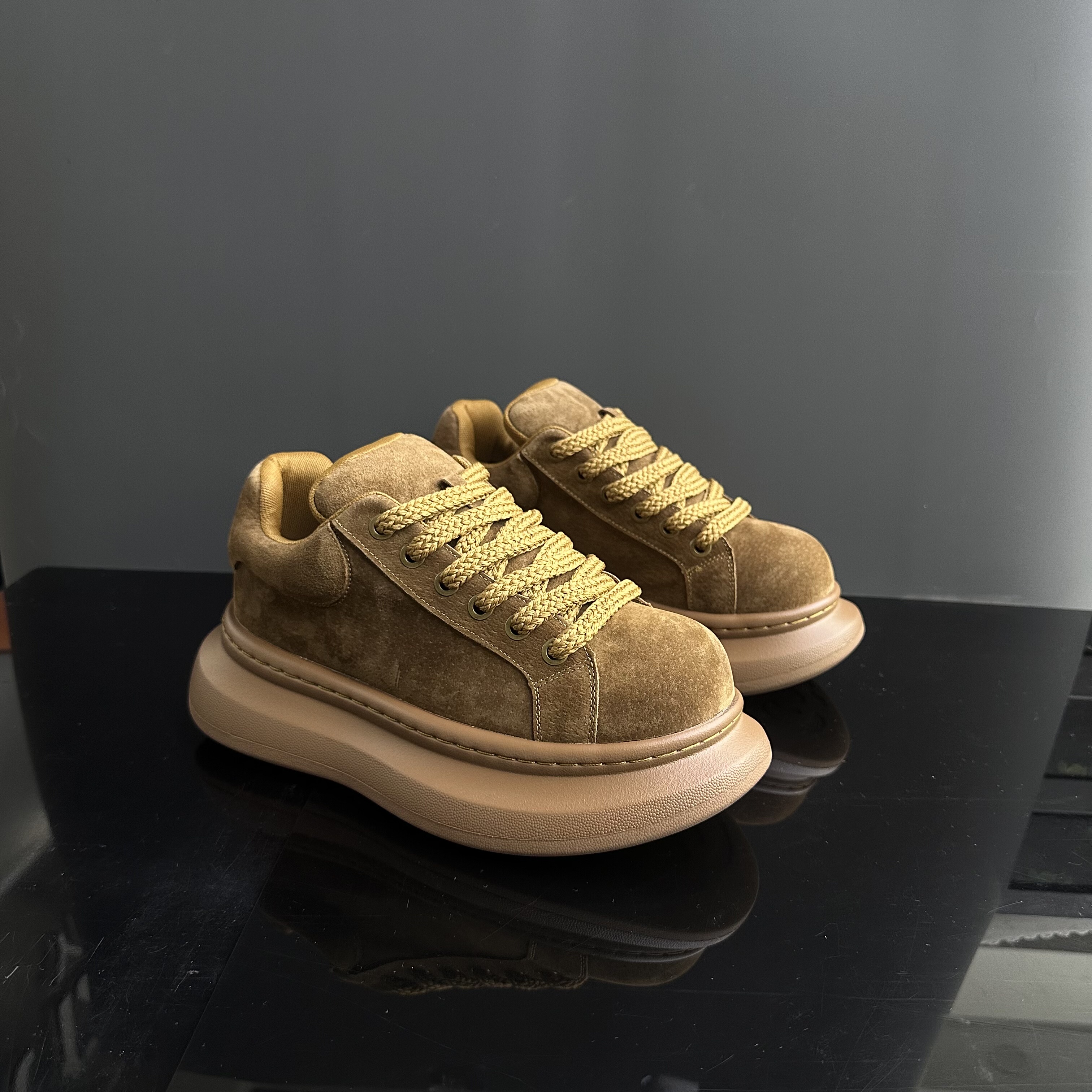 欧版2025新秋季厚底增高面包鞋磨砂真皮板鞋潮驼色超轻时尚男鞋子