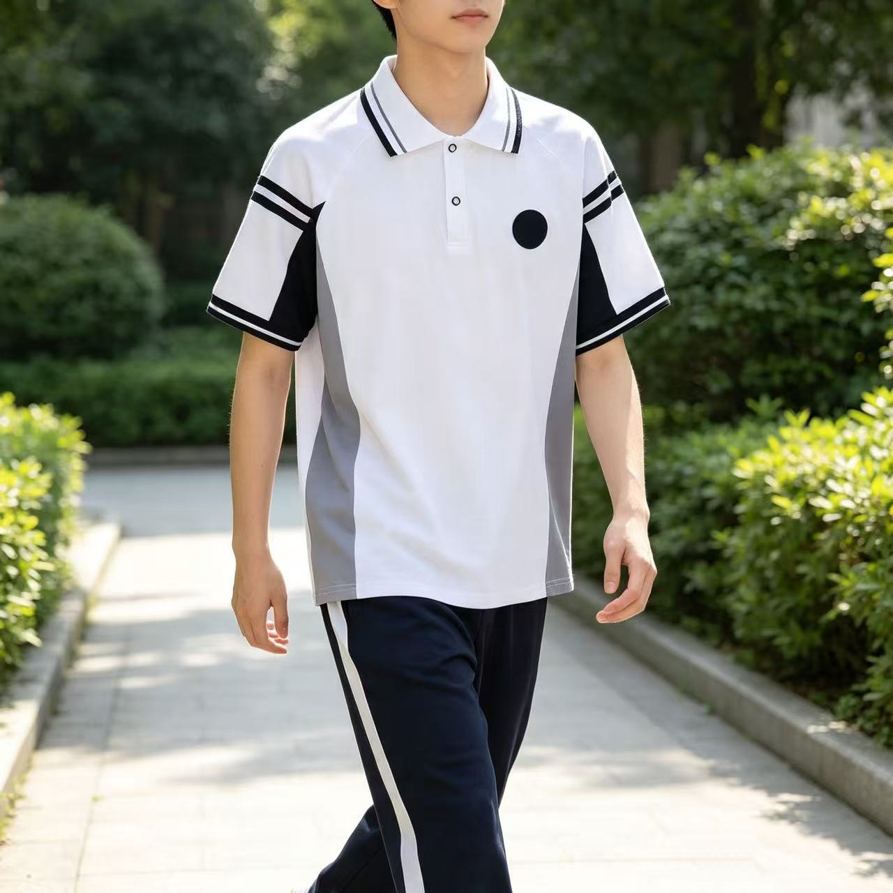 鞍山市夏季校园风男女学生校服