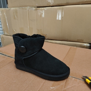 冬季 保暖雪地靴防滑厚底套脚女棉靴35.36.37.38 尾货处理真皮女鞋