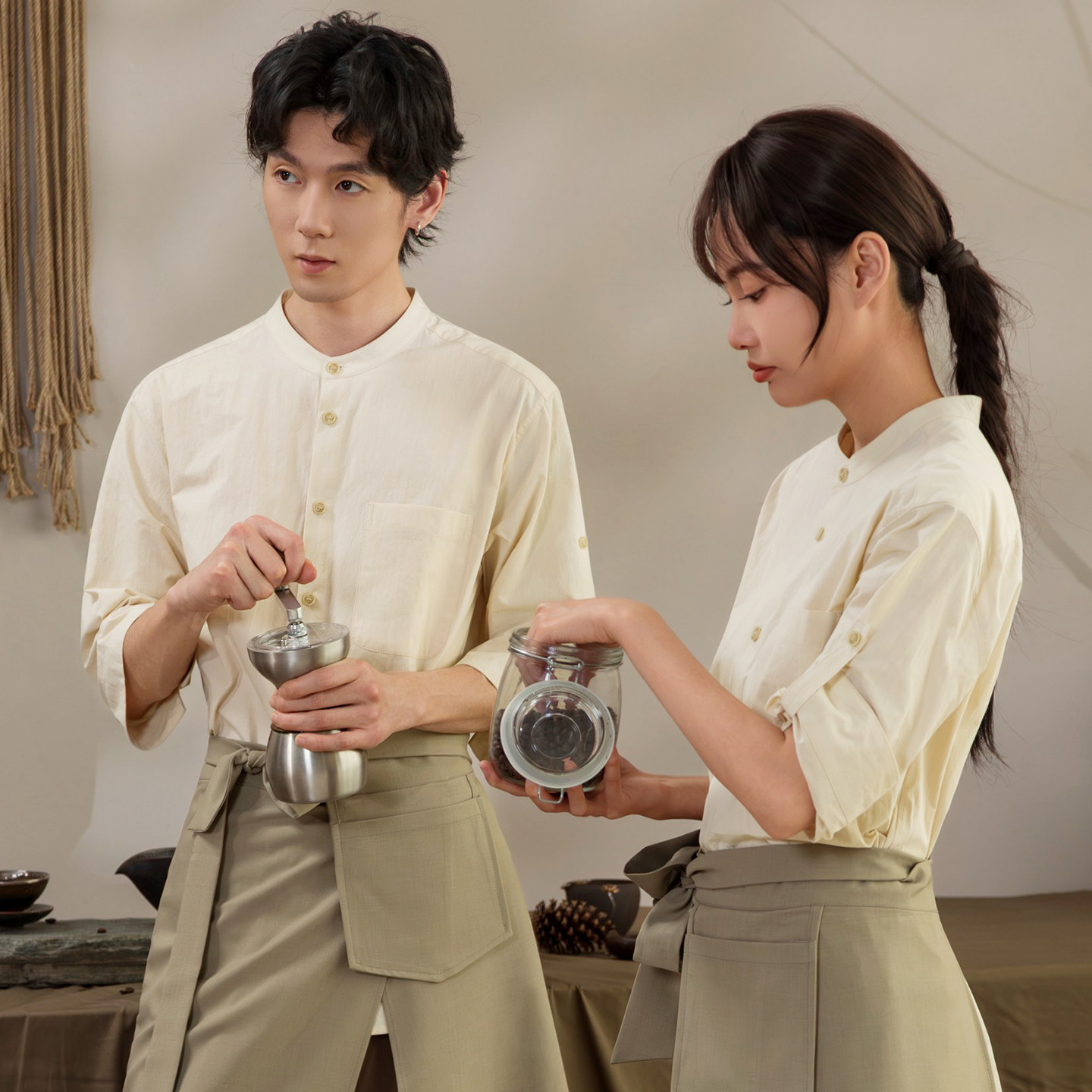 新中式饭厅服务员工作服衬衫中袖夏装酒店餐饮饭店员工装男女衬衫