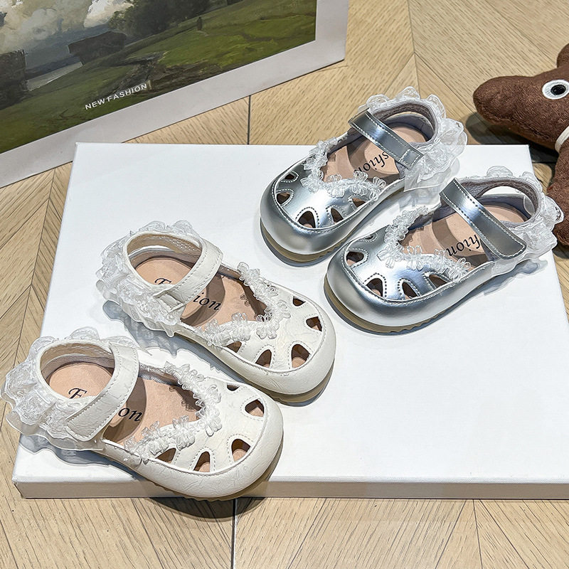 2026儿童复古风镂空包头凉鞋女童夏季魔术贴软底沙滩鞋中小童凉鞋