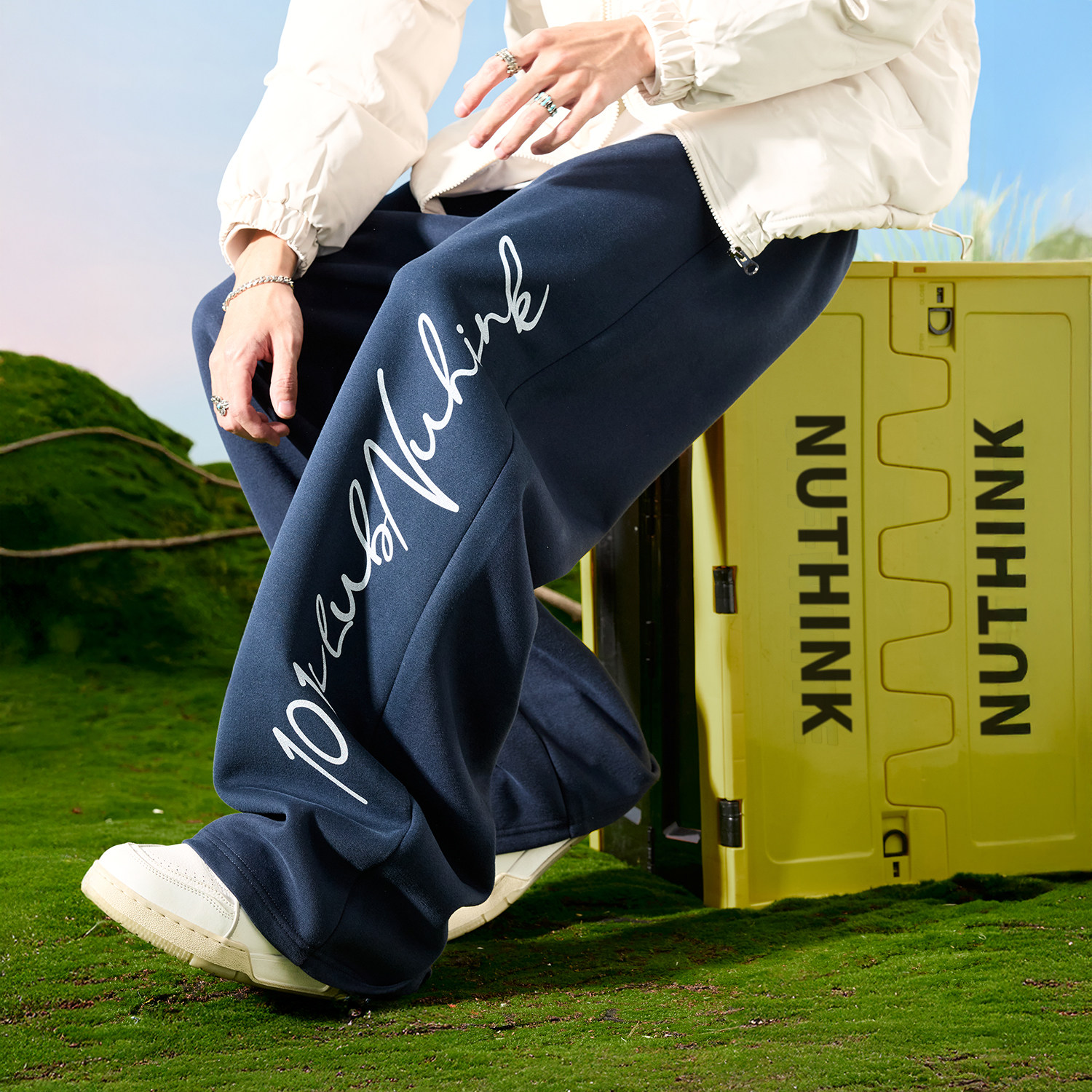 Nuthink美式复古垂感阔腿卫裤字母潮牌抽绳裤子男款新款2026年春,男装,卫裤,淘宝优惠券,粉丝福利购,淘宝优惠卷