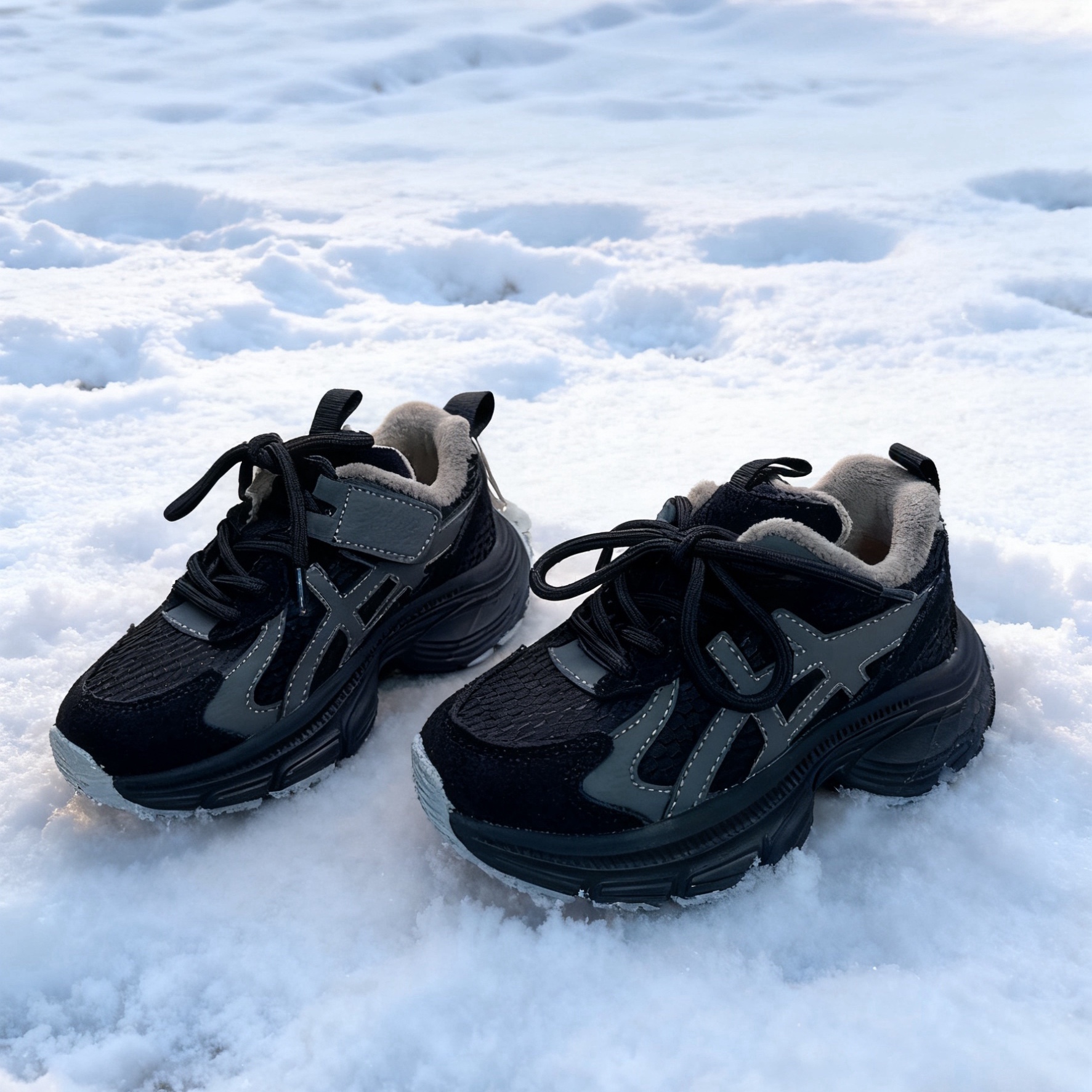 希鹿玛Xiluma运动鞋简约潮流感魔术贴酷炫黑色拼接冬季加绒童鞋