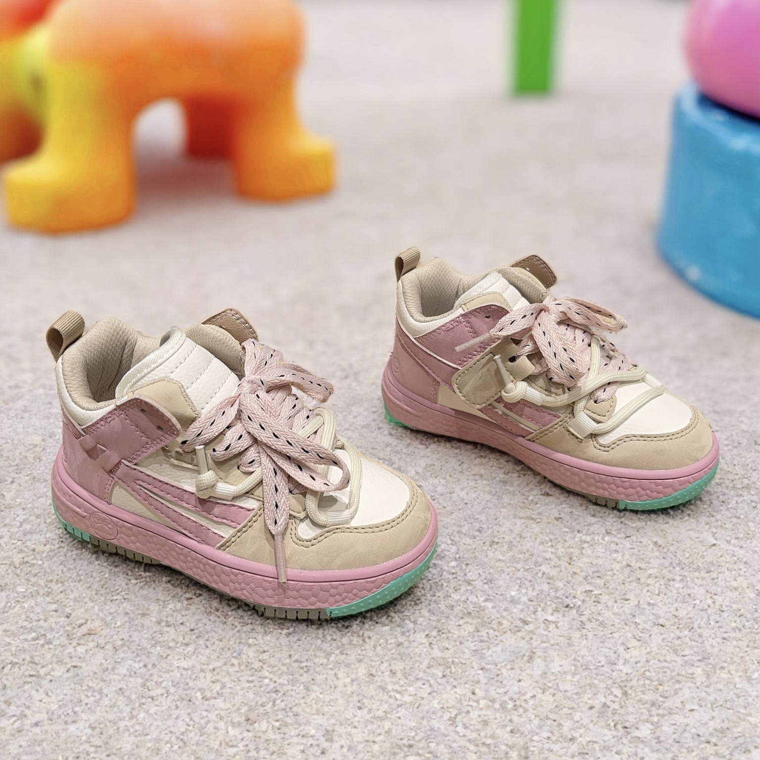 芭杜乐学生百搭时尚短靴