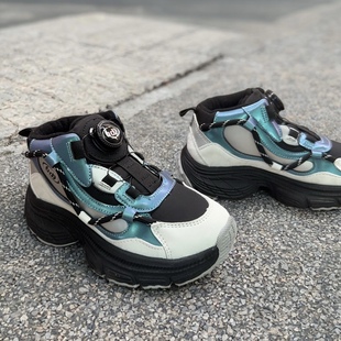 芭杜乐BADULE简约时尚中帮运动鞋旋钮扣动感舒适前卫保暖秋冬童鞋