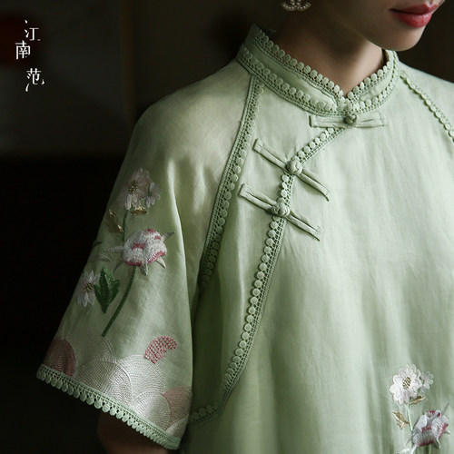 江南范新中式中袖刺绣苎麻旗袍