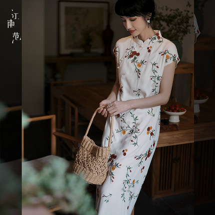 江南范新式改良重工刺绣洋气旗袍2024夏轻奢年轻款气质宽松连衣裙