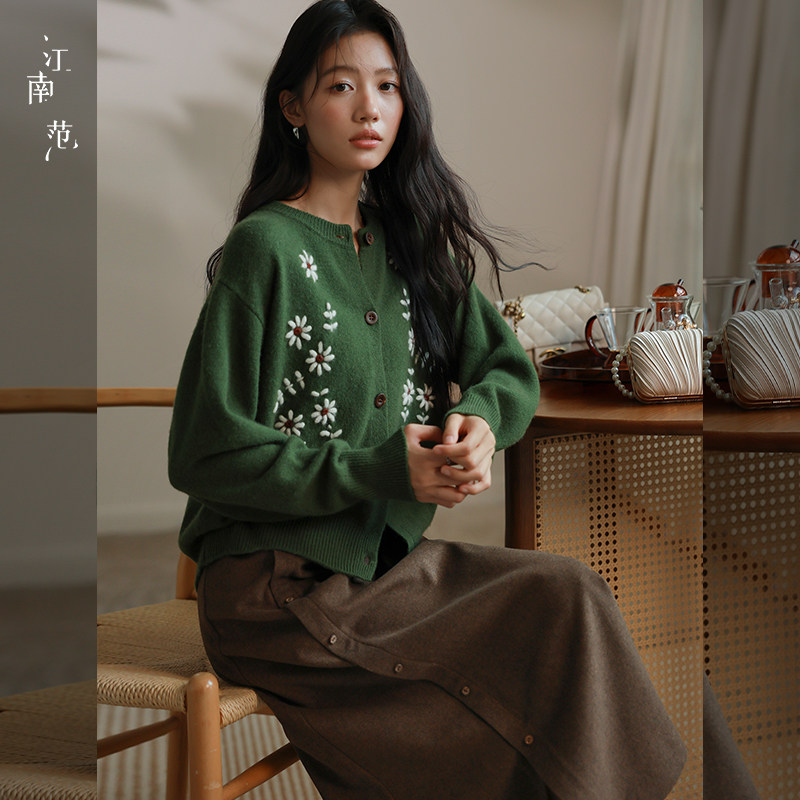 【新品】江南范秋冬山羊绒重工刺绣针织开衫女绿色毛衣茶服外套