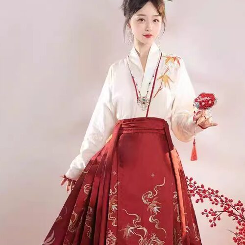凤鸣在竹春季明制汉服套装