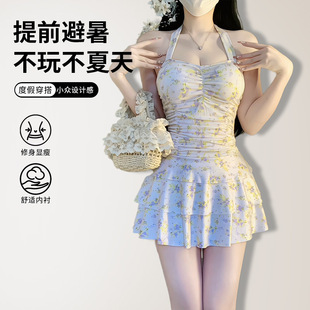 2026新款 显瘦遮肉遮肉保守 纯欲碎花泳衣女挂脖小胸聚拢连体裙式
