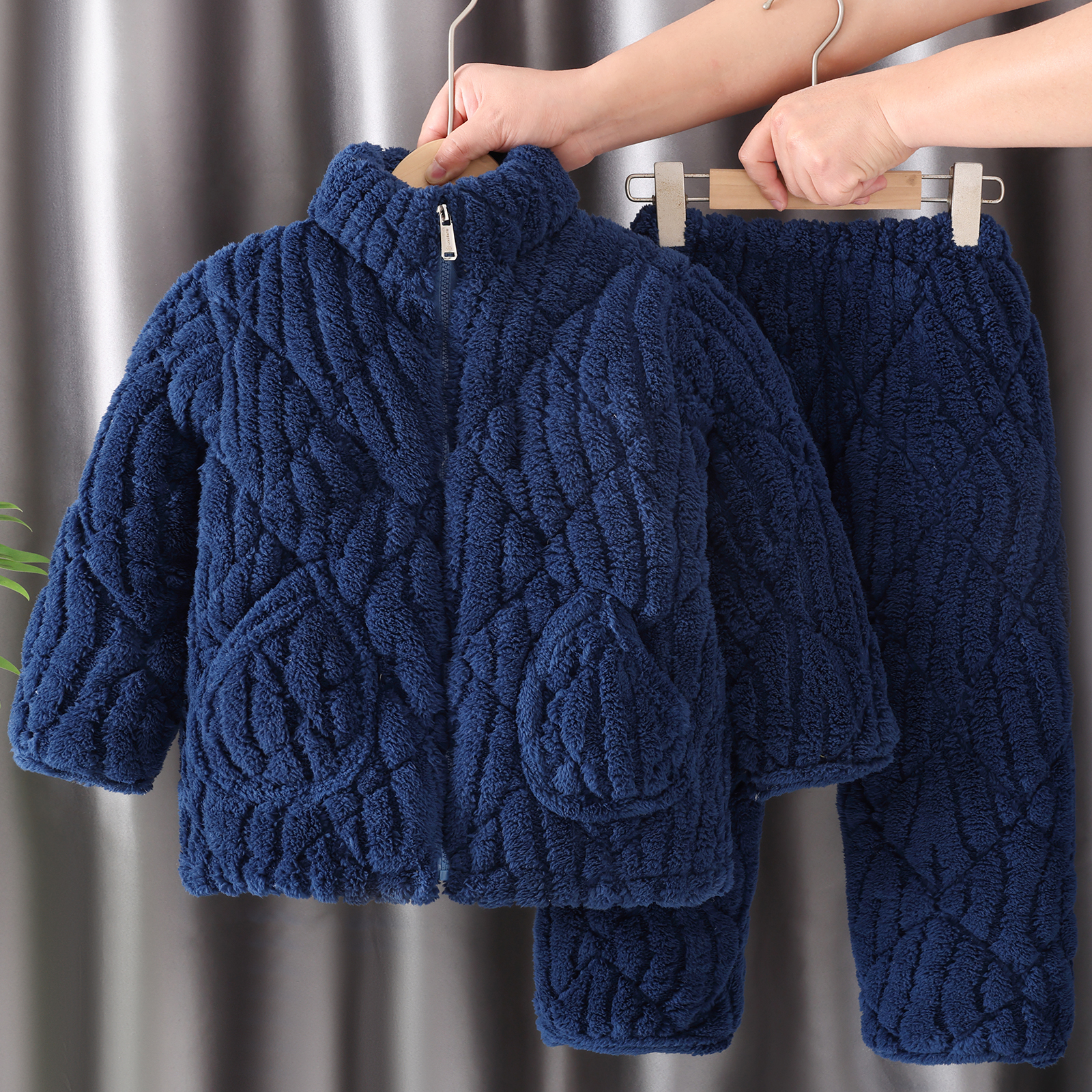 儿童睡衣加绒超厚法兰绒冬季棉袄小中大童男女宝宝家居服拉链套装