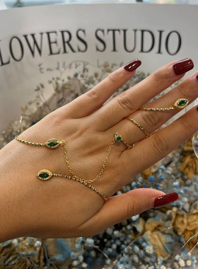 橄榄绿连指手链女欧美潮流戒指手镯可调节水钻手镯