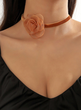 新项圈女颈带蕾丝黑色复古项链小众酒红丝绒山茶花锁骨链