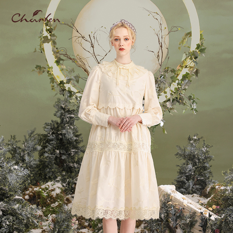 时尚百搭显瘦蕾丝连衣裙