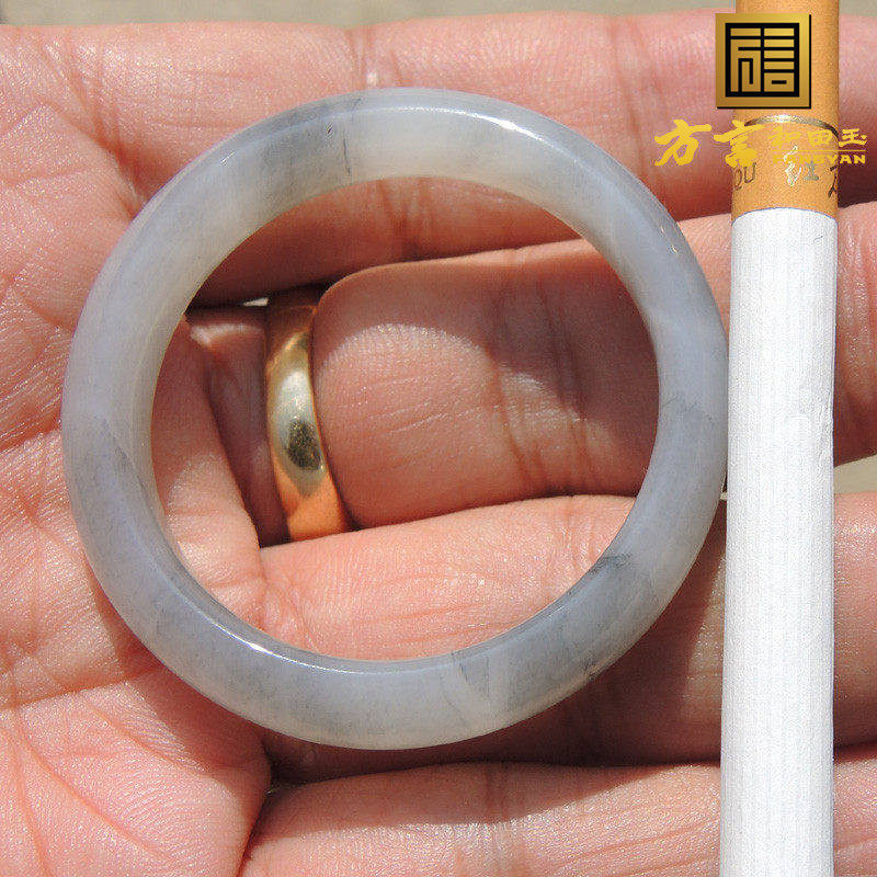 方言企业精品新疆玉龙河羊脂底子无结构老熟青花籽料花鸟环吊坠R