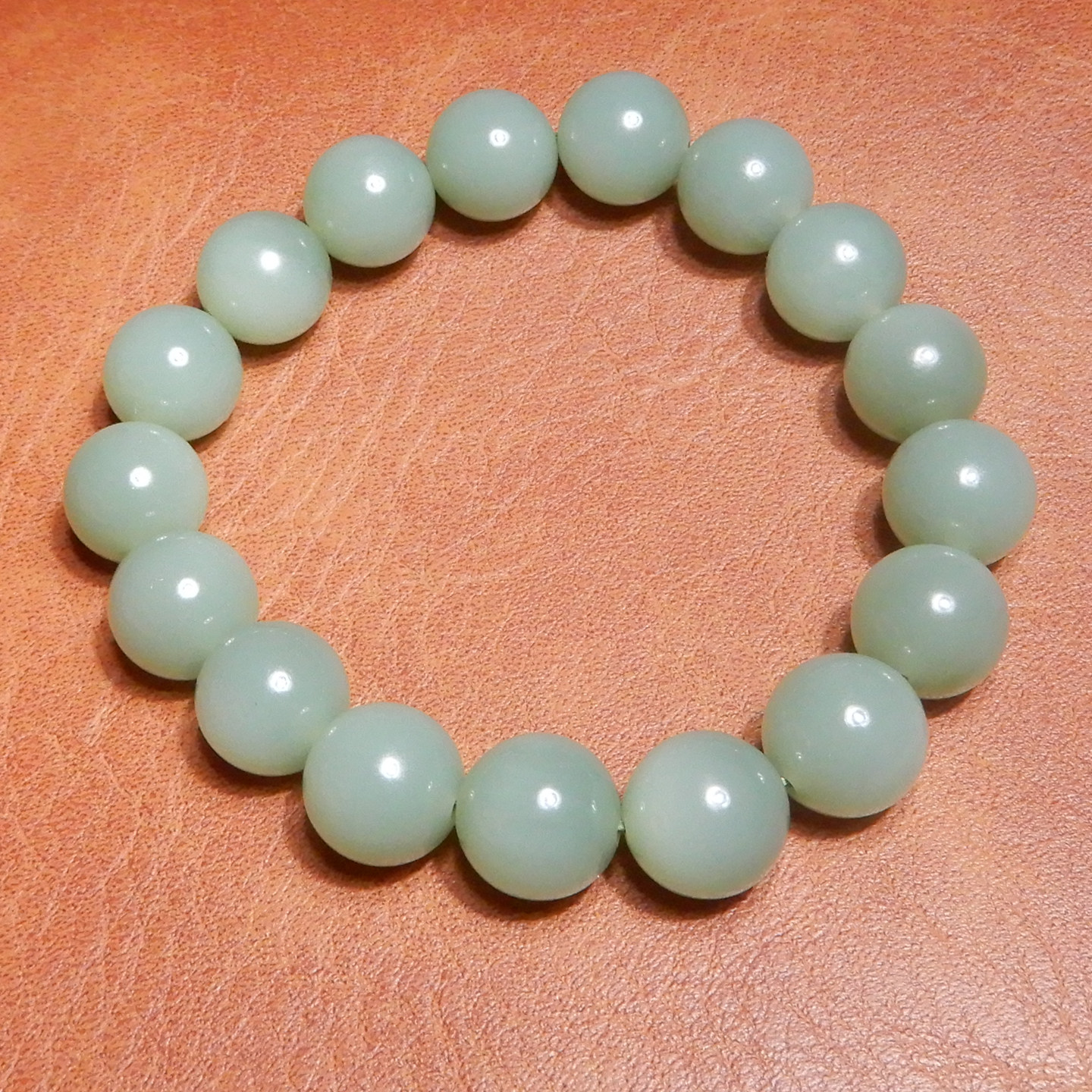 方言和田玉俄碧玉粉青无结构手串图片