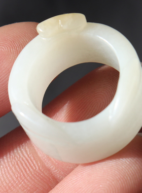 亮眼方言和田玉佩戴精品新疆且末料糖白玉一口糖17mm小猫戒圈A8