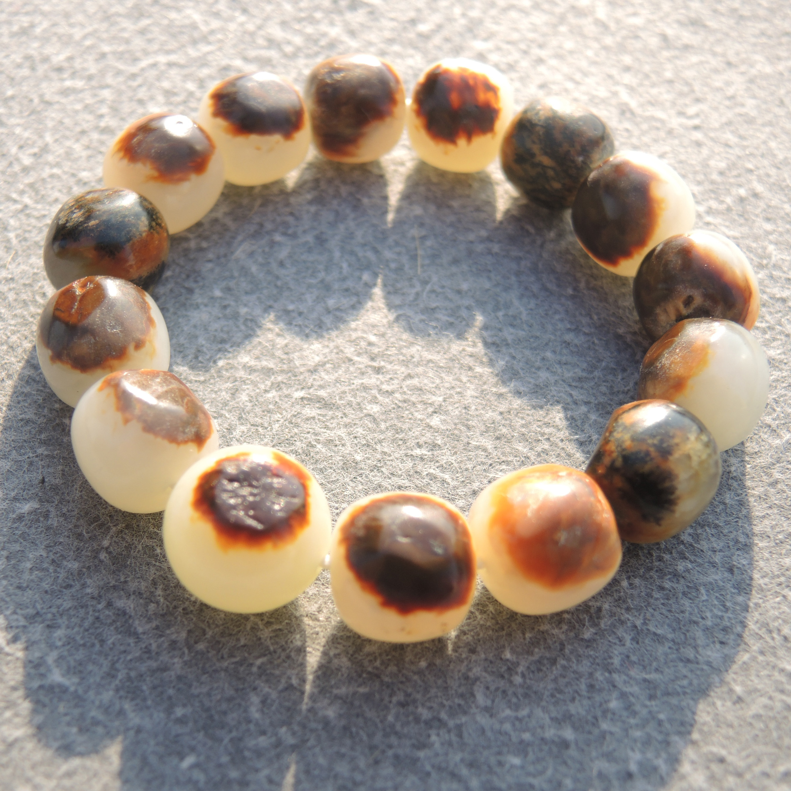 惊呆了方言和田玉臻品老熟细腻颗颗枣红皮白玉籽料16mm手串手链S