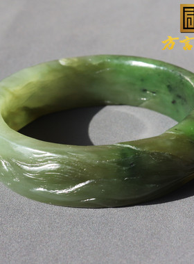 震惊方言和田玉精品佩戴俄罗斯碧玉双色59mm九尾狐宽版手镯A8