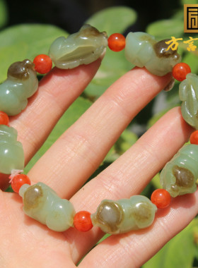 方言和田玉新疆油润细腻且末蓝带糖配南红可爱生肖猪手串手链A5