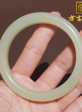 老熟且末淡黄口料黄玉山料手镯