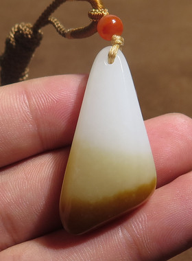惊呆了和田玉推荐特色且末料糖白玉随型百搭精美吊坠挂件K