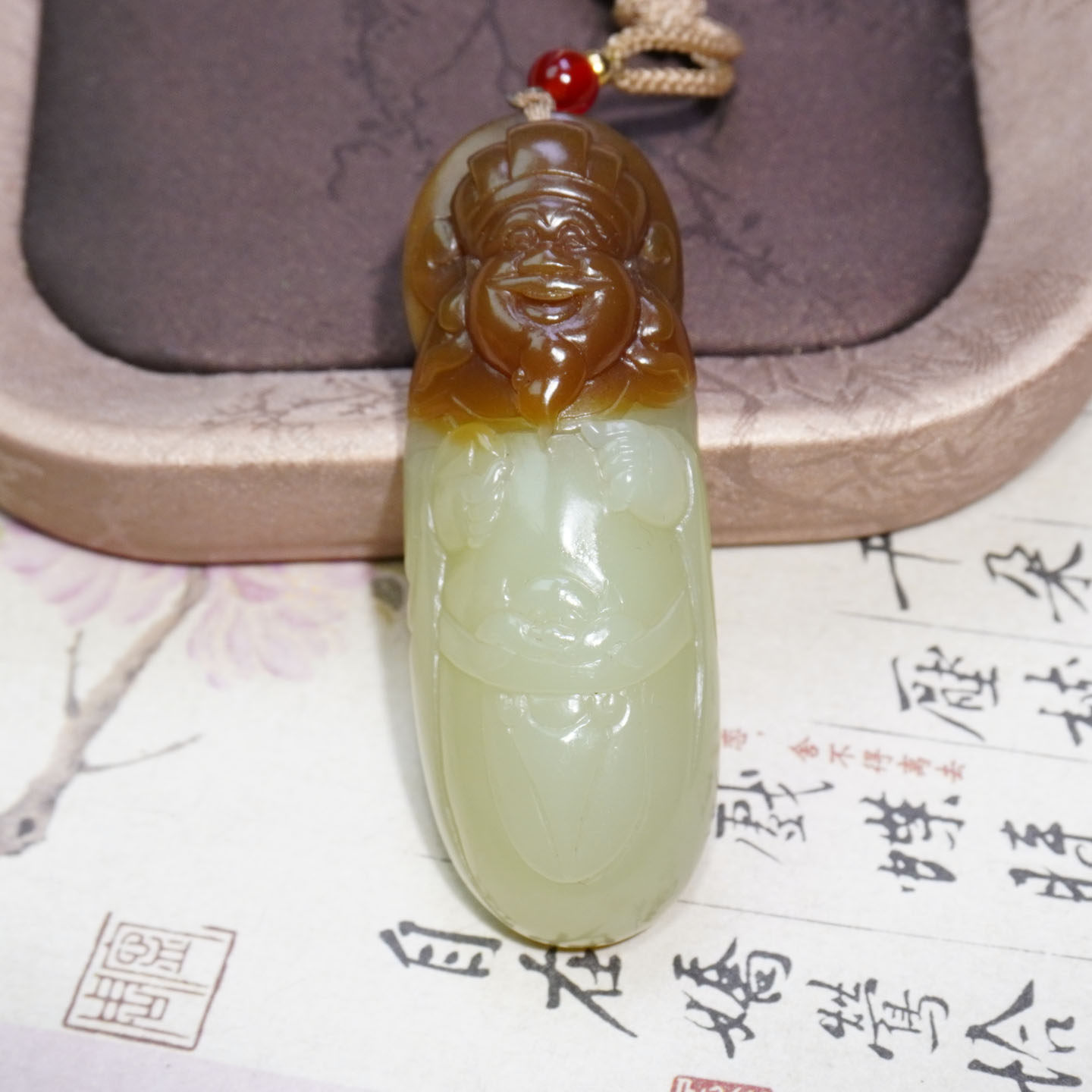 新疆细腻油糯且末料糖白玉俏雕财神吊坠和田玉巧雕财神爷挂件Y