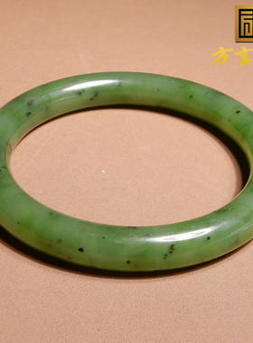 俄罗斯老坑料碧玉猕猴桃59mm手镯