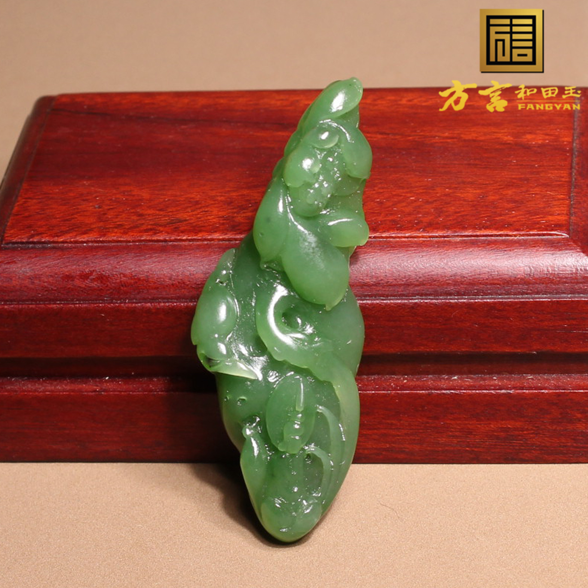 方言和田玉精品珍藏级俄罗斯老坑碧玉阳绿细腻油润自在观音吊坠a2