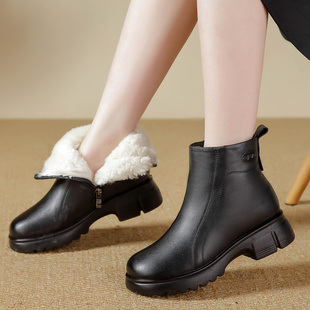 真皮妈妈棉鞋2025年冬季新款女靴加绒软底羊毛加厚中老年平底短靴