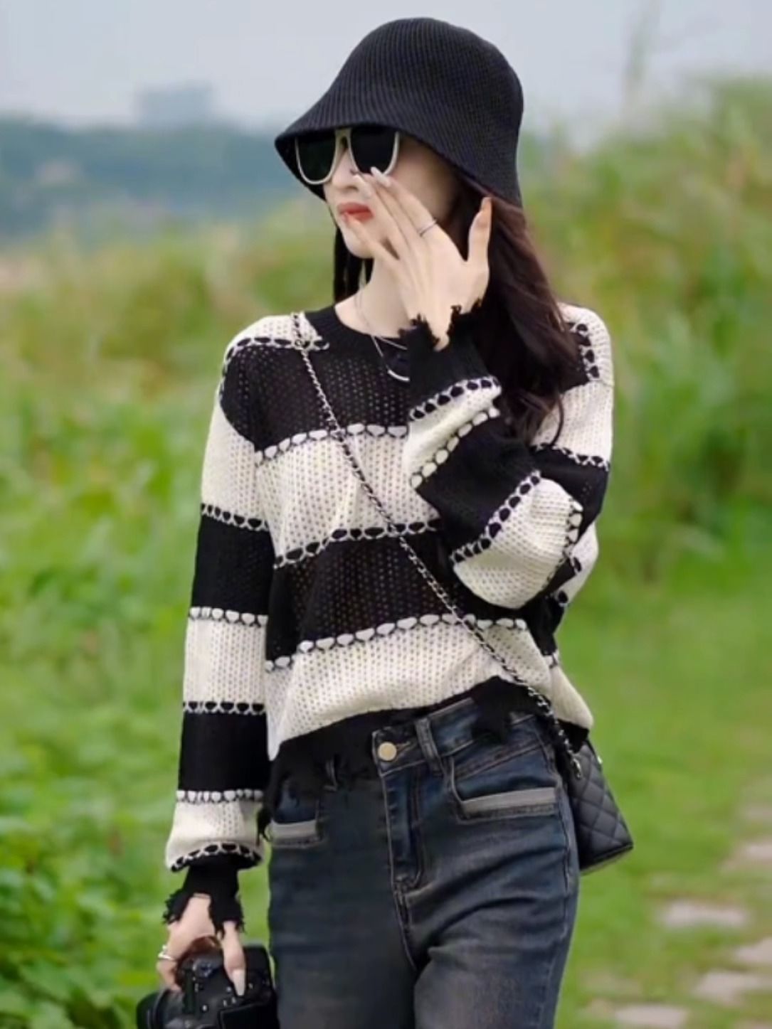 夏季薄款短款流苏毛衣设计新款洋气条纹针织衫镂空小个子大码上衣