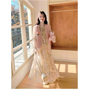 2026春季新款气质独特碎花长袖连衣长裙搭配粉色马甲开衫两件套装