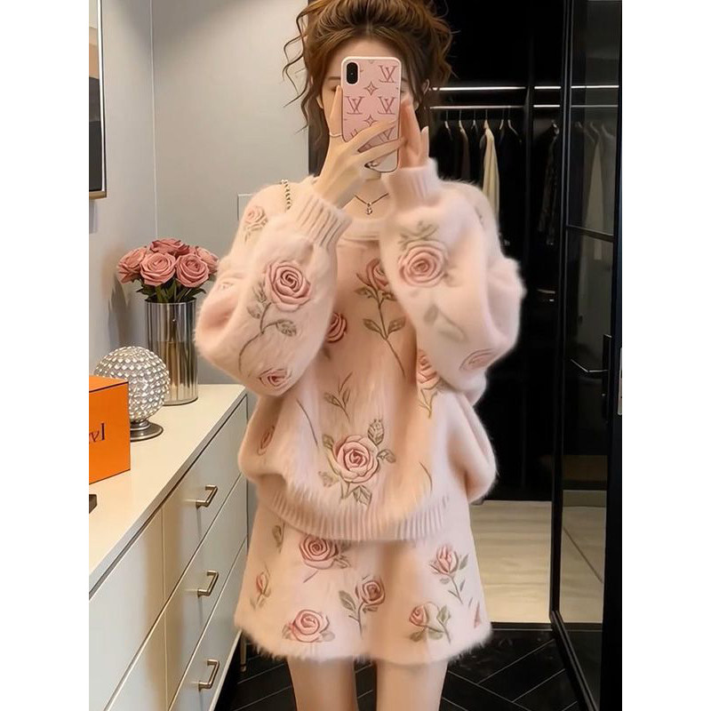 2026新年战袍粉色玫瑰毛绒软糯宽松针织套头毛衣女搭配包臀短裙子,女装/女士精品,时尚套装,淘宝优惠券,粉丝福利购,淘宝优惠卷