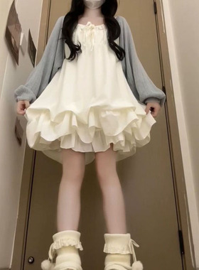 夏日甜美少女风蓝色防晒开衫女搭配木耳边白色吊带连衣裙两件套装