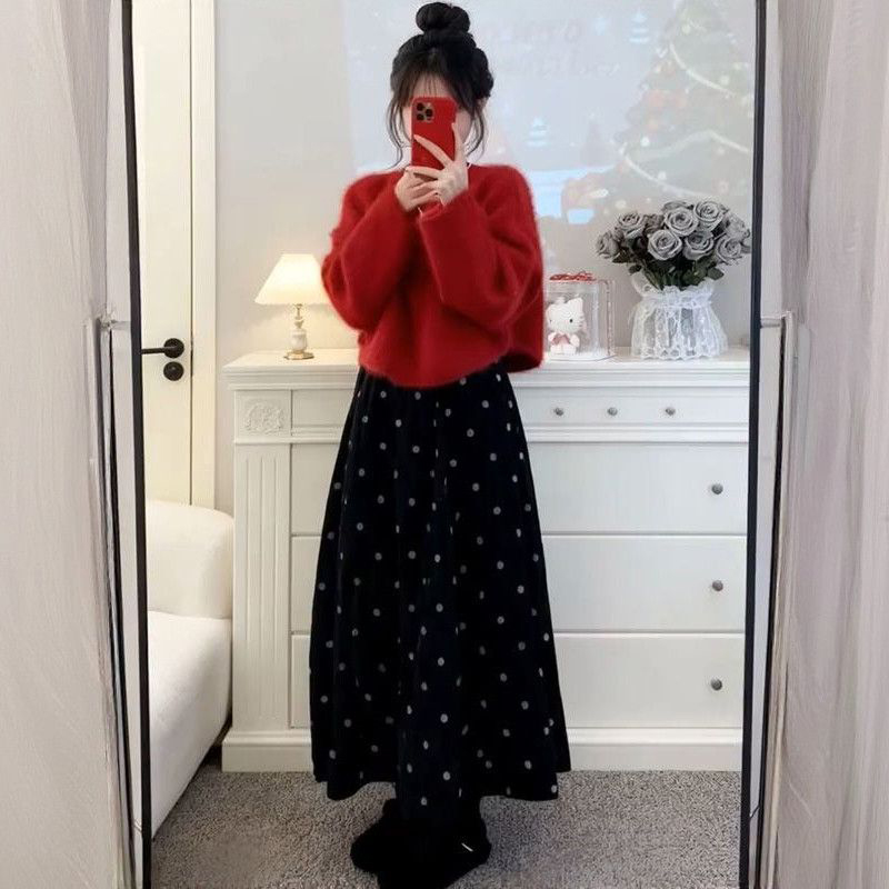 法式温柔风穿搭新年红色软糯长袖毛衣+氛围设计感高腰波点中长裙