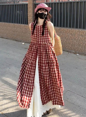 夏季甜酷风气质红色格纹宽松背心连衣裙女搭配白色半身裙两件套装