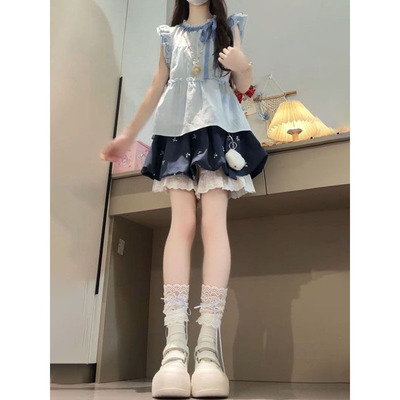 蓝色小飞袖上衣+高腰花苞短裙