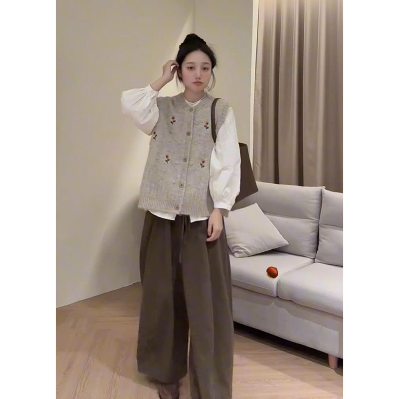 甜美小个子穿搭温柔风宽松软糯小花针织开衫马甲叠穿圆领衬衫套装