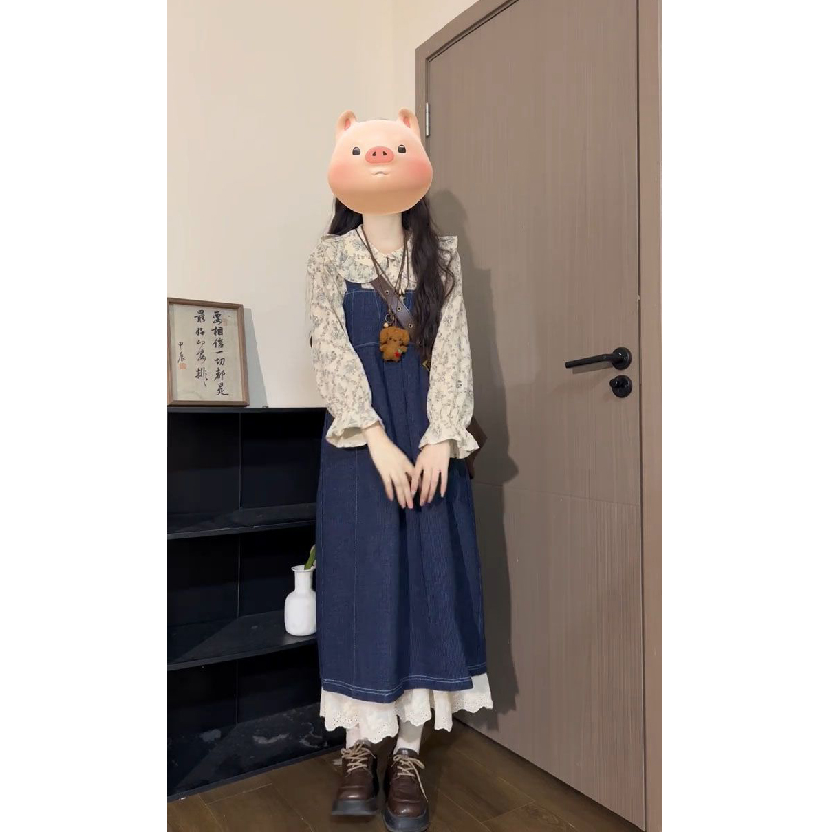 法式学院风穿搭一整套牛仔背带连衣裙女+娃娃领碎花长袖衬衫套装