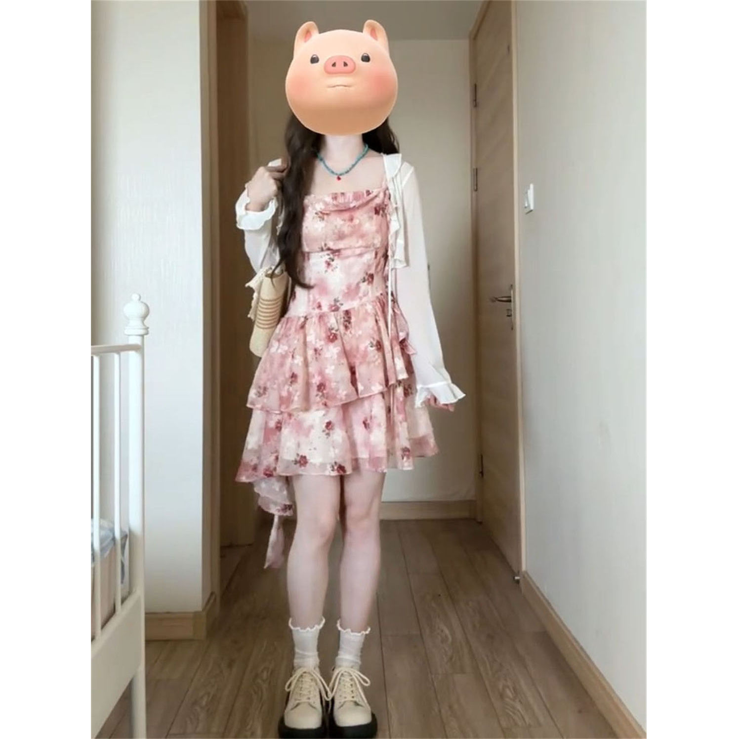 不规则碎花吊带裙+针织防晒开衫