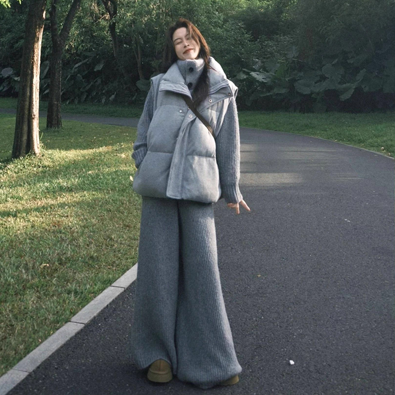 韩系慵懒深冬穿搭一整套针织套装女立领棉服马甲毛衣阔腿裤三件套