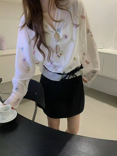 Rosie/olive正品～韩代同款刺绣小花衬衫防晒小衫温柔氛围感