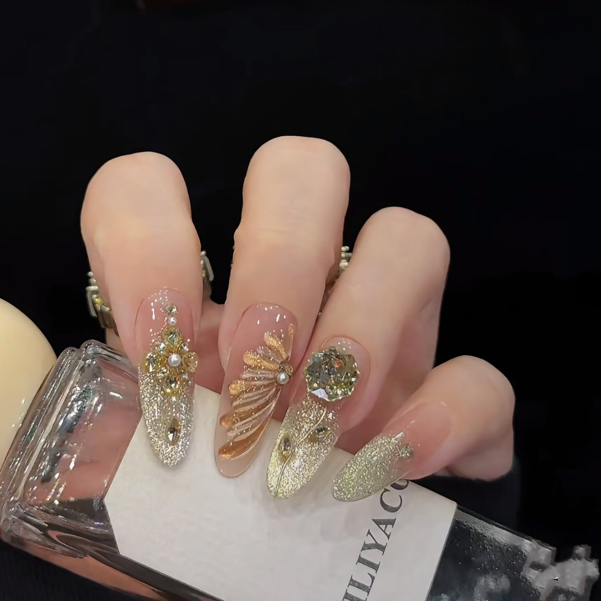 金羽玫瑰纯手工穿戴美甲精致大钻爆闪显白轻奢高贵美甲贴片10片,彩妆/香水/美妆工具,穿戴甲/甲片,淘宝优惠券,粉丝福利购,淘宝优惠卷