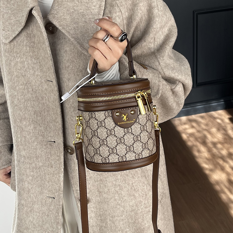 轻奢老花水桶包2025新款