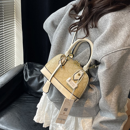 包包女印花单肩包2025新款高质感轻奢贝壳包女百搭手提斜挎小方包
