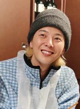权志龙同款深灰色破洞针织帽秋冬潮韩版保暖护耳瓜皮帽纯色套头帽