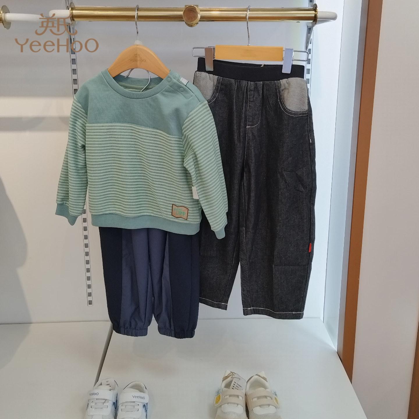 英氏男童圆领条纹卫衣春夏新款黑色百搭休闲牛仔裤男宝束脚长裤