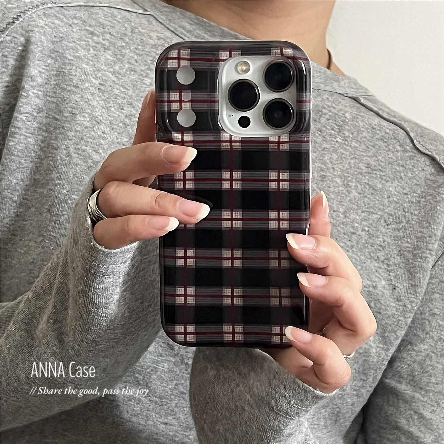 ANNACASE学院风复古红黑格纹适用苹果17promax手机壳iphone17小众15pro新款13全包16promax防摔保护套14软16