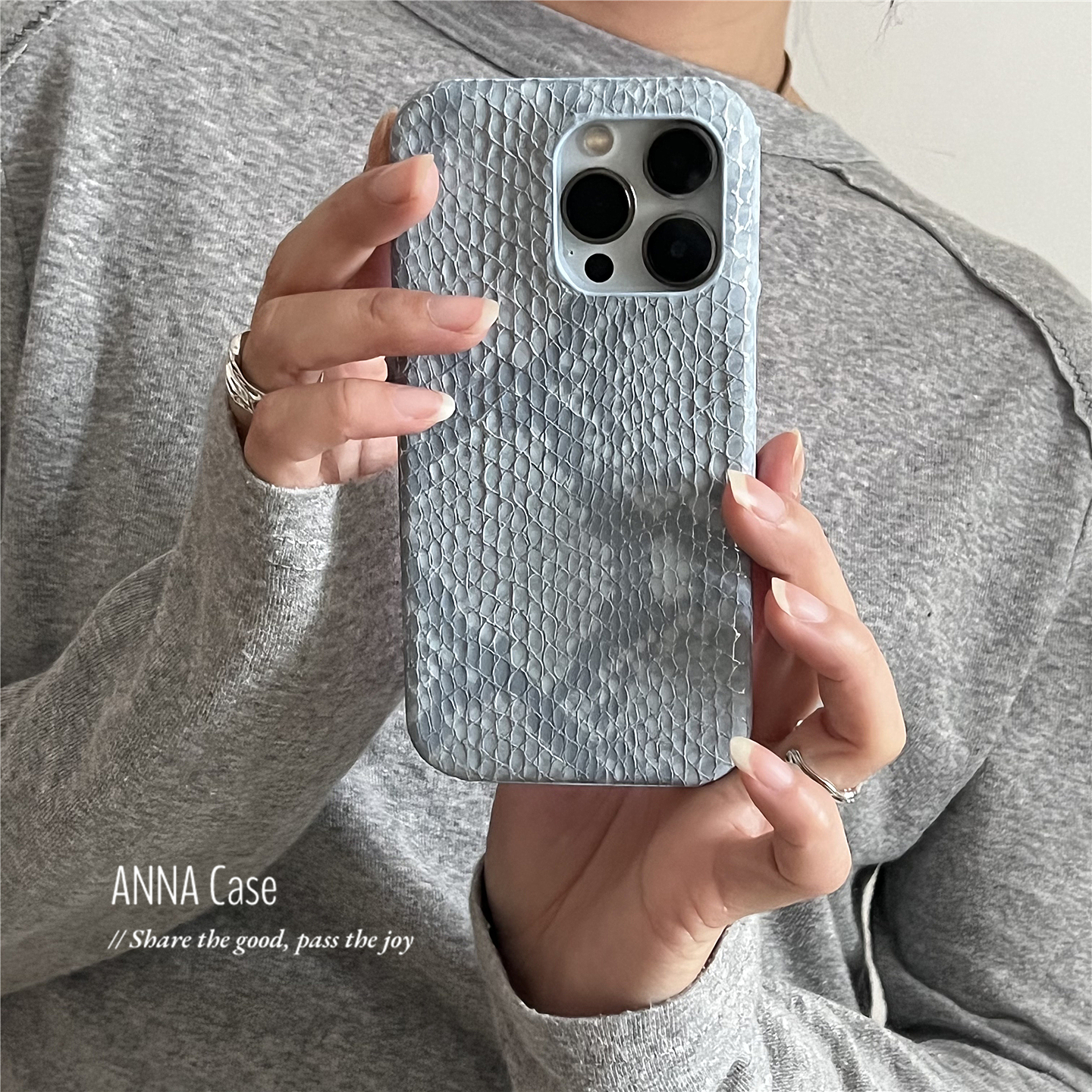 高级温柔蓝色烫金蛇纹苹果手机壳